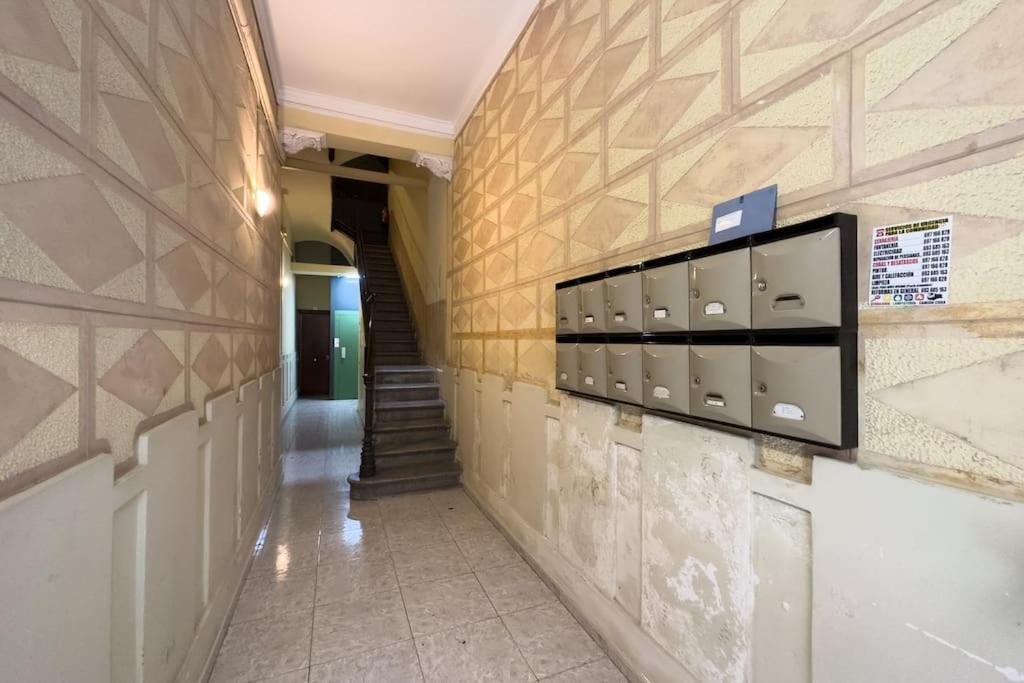 Bebarceloner Sants Apartments - 2 Bedrooms 외부 사진